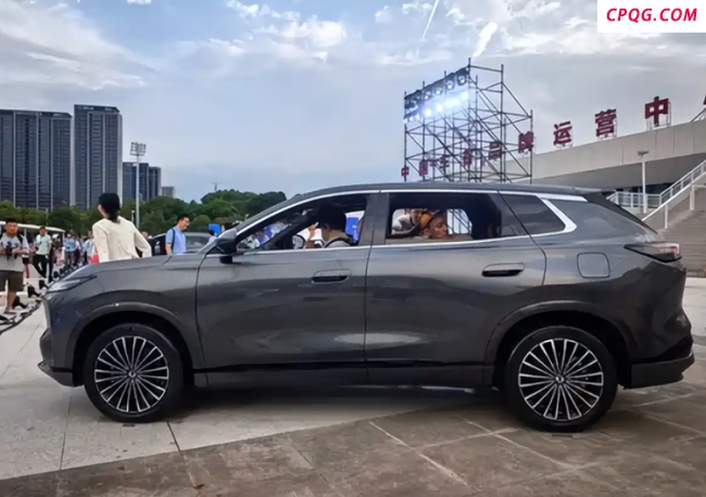 东风风神L8 PHEV正式预售 紧凑型SUV新选择