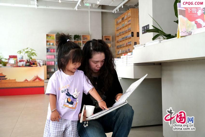 暑期过半享“悦读” 乐之书店变身清凉充电舱