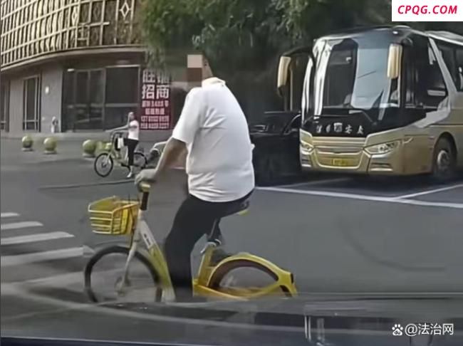 男子驾车多次撞骑行者被刑拘