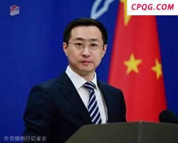 百余名武警官兵手持枪刺突刺迅猛 赛场角逐激烈