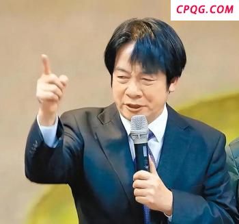 乌克兰农用机挂载空空导弹上战场 应对无人机威胁