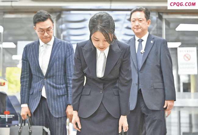金建希被关进“6平米牢房”