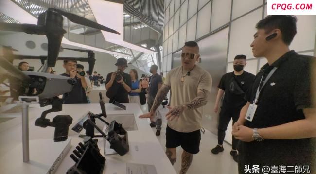 台湾网红“馆长”深圳行：落后20年？这话让谁坐不住了
