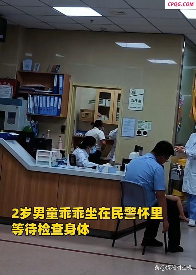 2岁男童陪妈妈尸体数天 揪心状况引关注