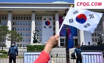 德国总理企图“上桌” 特朗普回怼，马克龙彻底怒了