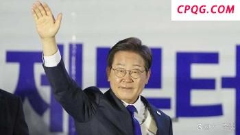 特朗普马克龙说悄悄话没关麦，马克龙回应！