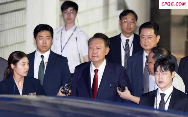韩国上万民众起诉尹锡悦夫妇