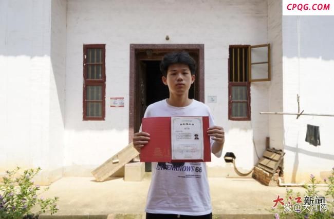 江西少年要带着爸爸上大学 孝心与梦想同行