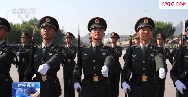 超近距离感受阅兵训练 科技助力精抠细训