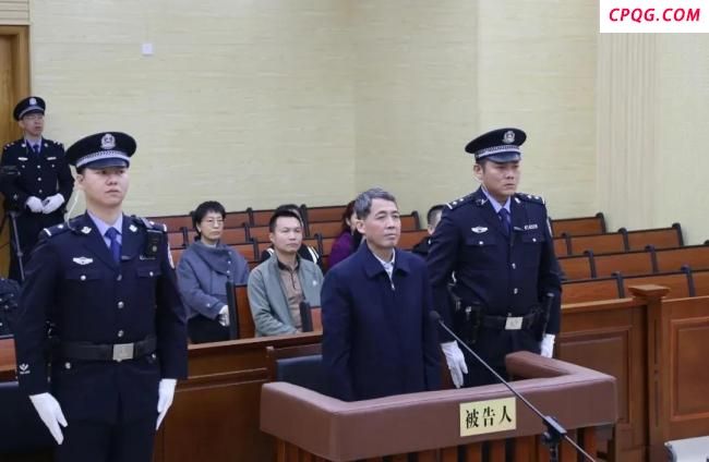 柳州书记：违建轻轨透支人民信任 政绩工程教训深刻