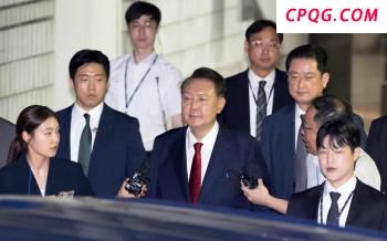 美国收获了关税失去了什么 揭示美元50年来最大年中跌幅