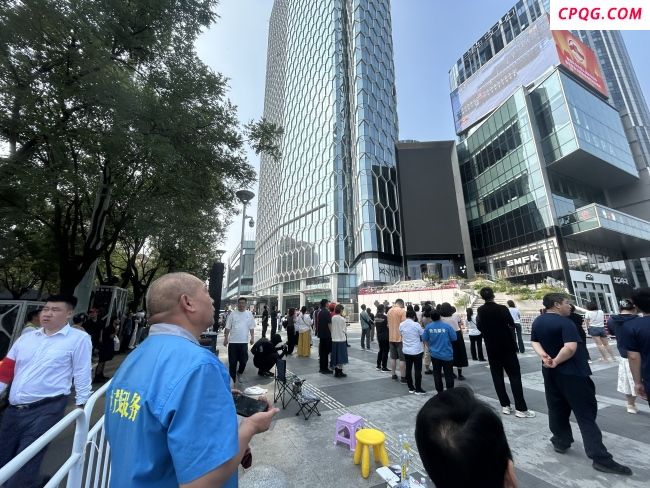 三里屯大屏转播阅兵活动 多地同步直播共阅盛典