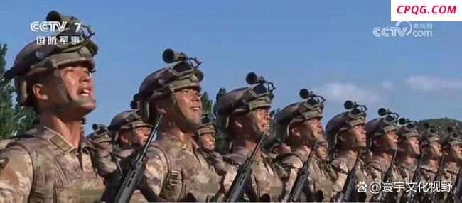 实战编组亮剑：阅兵装备群展现中国军队制胜硬实力