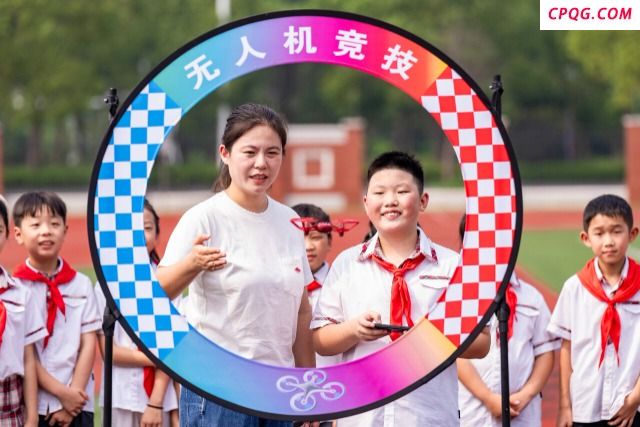 江苏海安：玩转无人机 感受科技魅力