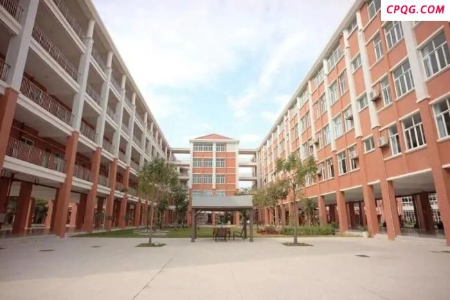 家长质疑1万元的班费要用到什么时候 违规收费引争议