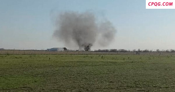 阿根廷航空节期间一轻型飞机坠毁 至少2人死亡