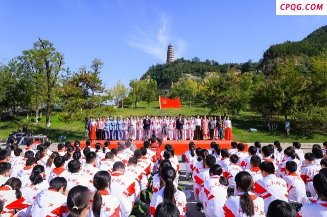 中国人民大学附属中学：叩响青春信仰之门