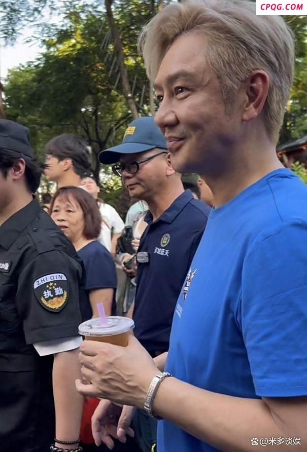 56岁陈浩民现身福建街头显沧桑 岁月催人老