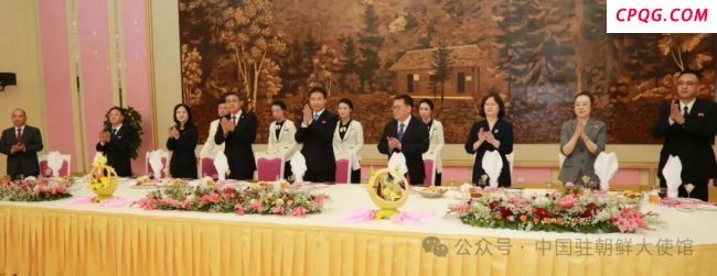 朝方为中国上海艺术团举行欢迎宴会