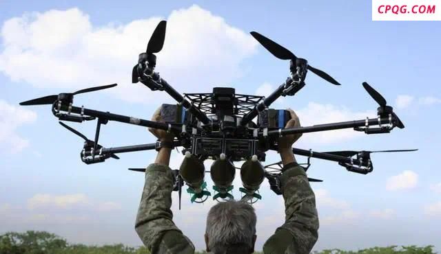 实拍俄老兵一挑六全身而退无人机立功
