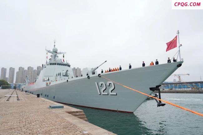 中国海军第48批护航编队解缆起航