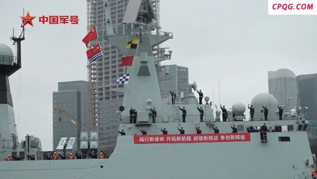 中国海军第48批护航编队解缆起航
