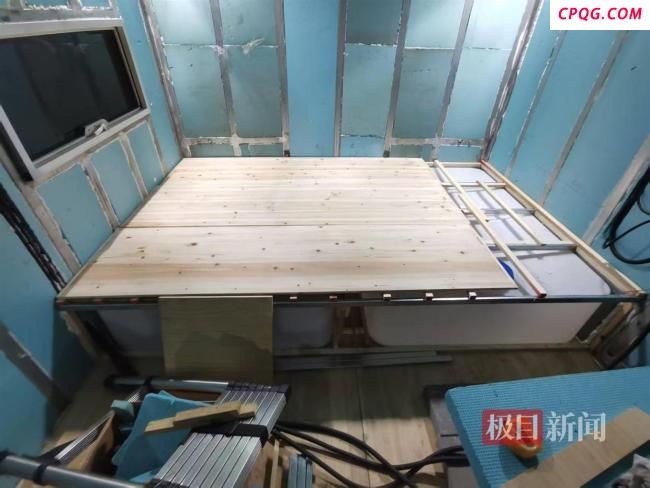 男子花30万自制重卡房车出游 梦想启程